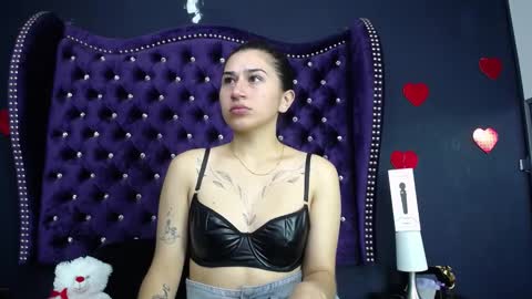 Snapshot of lea_moreau_ chatting on February 19, 2025, 8:12 am LeaMoreau online show from February 19, 2025, 8:12 am