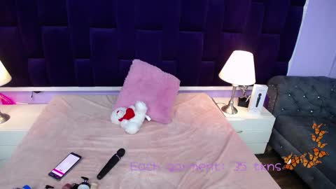 Snapshot of lea_moreau_ chatting on March 1, 2025, 6:13 am LeaMoreau online show from March 1, 2025, 6:13 am