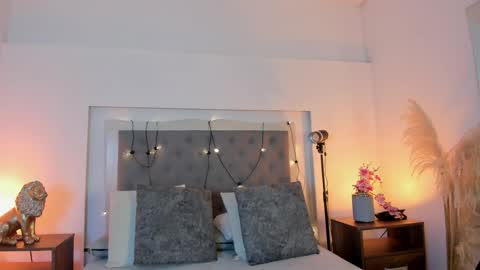 lea_walkerr online show from April 7, 2026, 7:14 pm