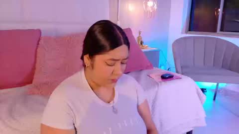 Leah online show from September 13, 2025, 3:01 pm