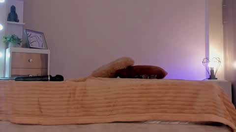 leahaltomm online show from March 9, 2025, 9:36 pm