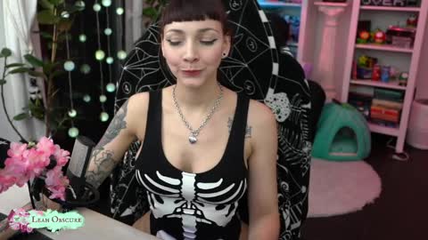 Leah online show from April 7, 2026, 7:58 pm