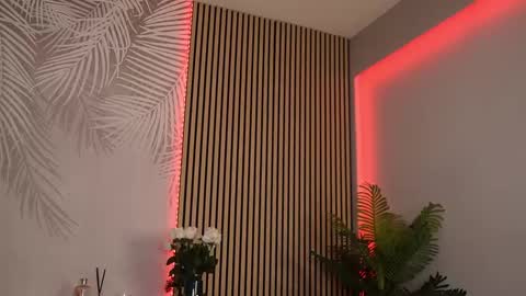 LeahSauvage online show from November 5, 2025, 5:18 am