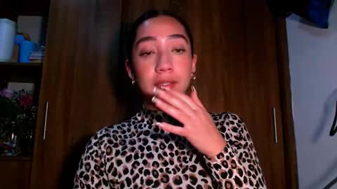 leanaalhub online show from November 29, 2025, 1:41 am