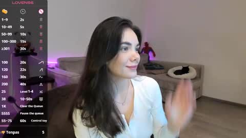 Leana online show from October 9, 2025, 4:38 pm