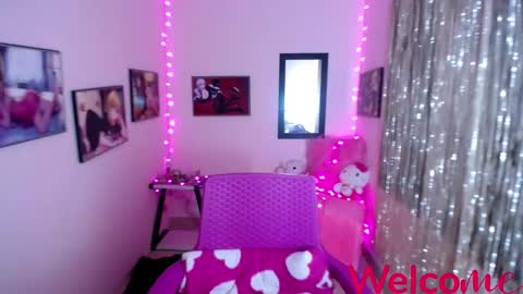 Leandra online show from February 20, 2025, 3:08 pm