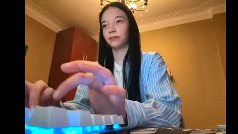 Eliza online show from March 12, 2026, 4:02 pm