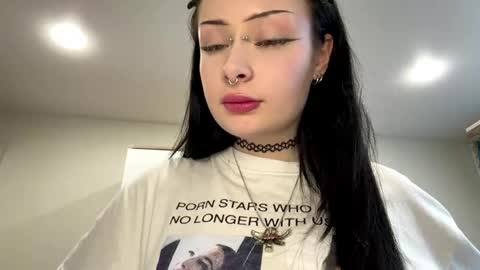 Snapshot of leanorabollman chatting on March 31, 2026, 3:23 pm Kiki online show from March 31, 2026, 3:23 pm