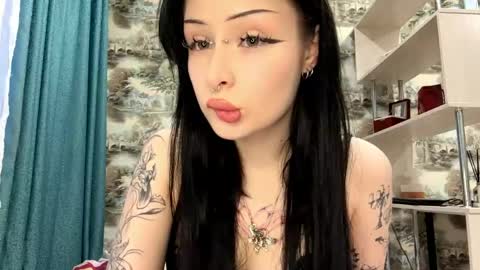 Snapshot of leanorabollman chatting on April 21, 2026, 4:34 pm Kiki online show from April 21, 2026, 4:34 pm