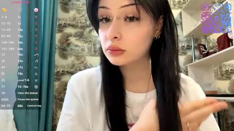 Snapshot of leanorabollman chatting on May 9, 2026, 3:17 pm Kiki online show from May 9, 2026, 3:17 pm