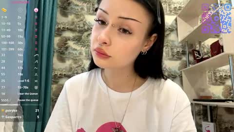 Snapshot of leanorabollman chatting on May 11, 2026, 4:04 pm Kiki online show from May 11, 2026, 4:04 pm