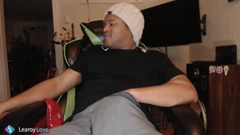 Snapshot of learoy chatting on December 25, 2024, 12:27 am Learoy online show from December 25, 2024, 12:27 am