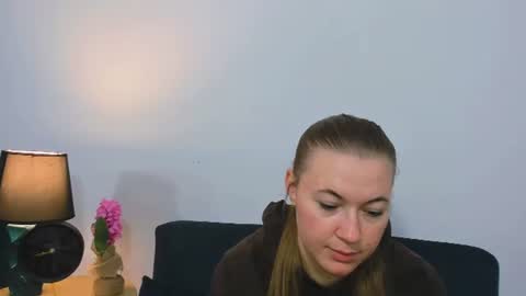 Lea online show from October 14, 2025, 3:13 pm