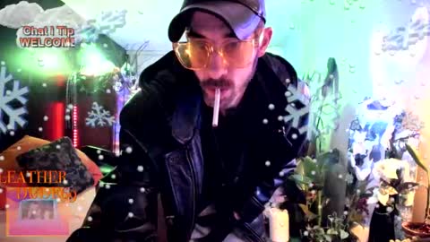 Snapshot of leatherdude69 chatting on December 19, 2024, 9:51 am leatherdude69 online show from December 19, 2024, 9:51 am