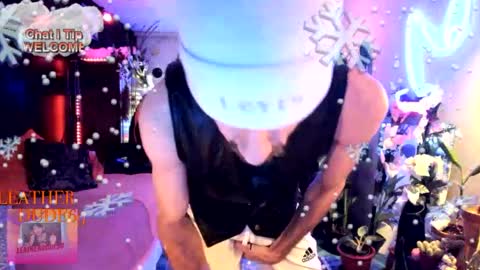 Snapshot of leatherdude69 chatting on December 21, 2024, 2:19 am leatherdude69 online show from December 21, 2024, 2:19 am