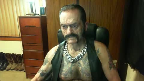 leathergreaser online show from January 26, 2025, 6:06 pm