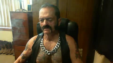 leathergreaser online show from February 17, 2025, 11:42 pm