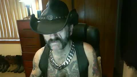 leathergreaser online show from September 14, 2025, 8:41 pm