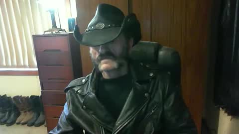 leathergreaser online show from September 24, 2025, 1:09 am