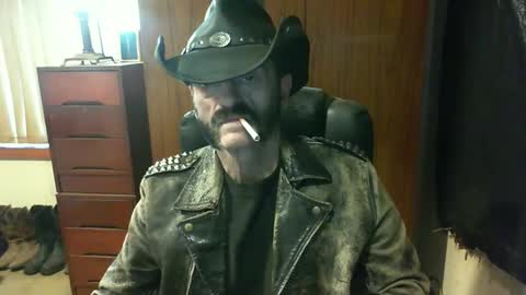 leathergreaser online show from November 11, 2025, 7:14 pm