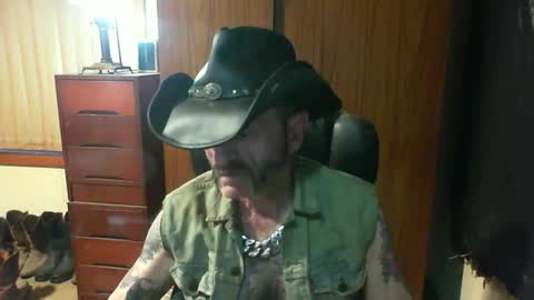 leathergreaser online show from April 17, 2026, 7:33 am