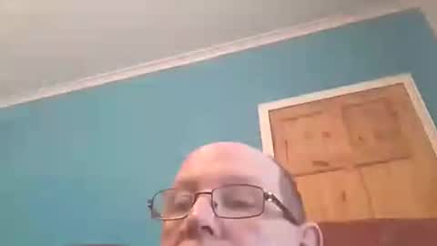 Snapshot of leatherpants68 chatting on November 8, 2025, 3:45 pm leatherpants68 online show from November 8, 2025, 3:45 pm