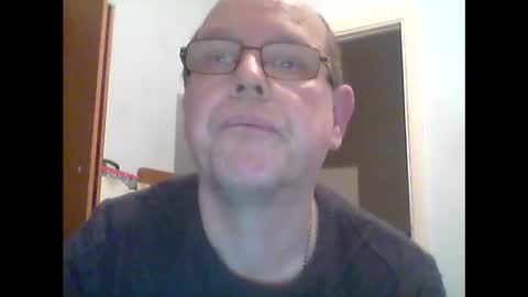 Snapshot of leatherpants68 chatting on November 27, 2025, 8:44 pm leatherpants68 online show from November 27, 2025, 8:44 pm