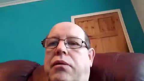 Snapshot of leatherpants68 chatting on December 2, 2025, 9:58 am leatherpants68 online show from December 2, 2025, 9:58 am