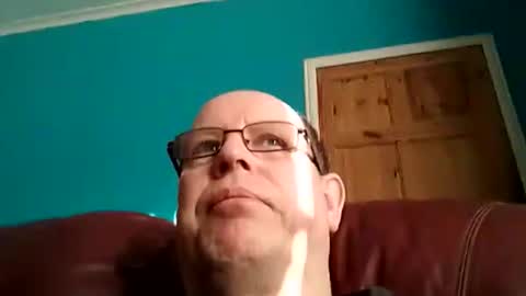 Snapshot of leatherpants68 chatting on December 3, 2025, 12:47 pm leatherpants68 online show from December 3, 2025, 12:47 pm