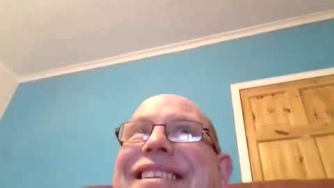 Snapshot of leatherpants68 chatting on January 7, 2026, 6:43 pm leatherpants68 online show from January 7, 2026, 6:43 pm