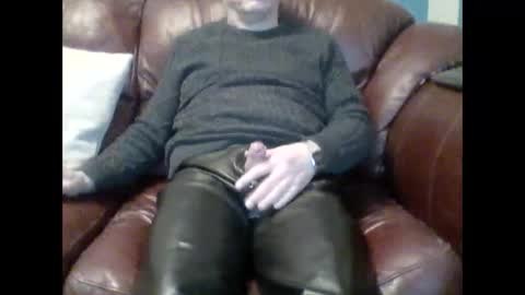 Snapshot of leatherpants68 chatting on February 22, 2026, 7:56 pm leatherpants68 online show from February 22, 2026, 7:56 pm