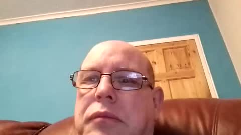 Snapshot of leatherpants68 chatting on April 28, 2026, 9:09 pm leatherpants68 online show from April 28, 2026, 9:09 pm