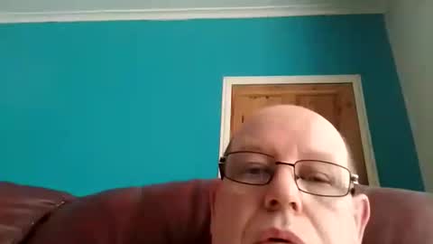 Snapshot of leatherpants68 chatting on May 27, 2026, 2:58 pm leatherpants68 online show from May 27, 2026, 2:58 pm