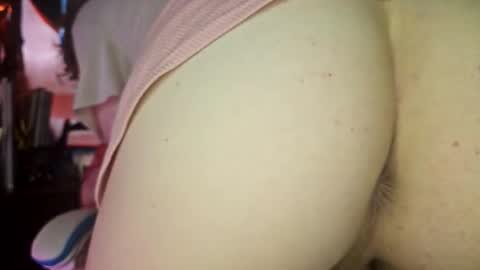 Snapshot of leavibing chatting on April 23, 2026, 7:38 pm LeaVibing online show from April 23, 2026, 7:38 pm