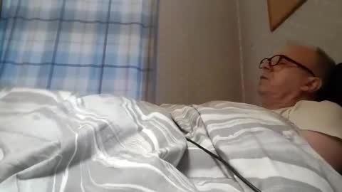 lechertachatte4444 online show from January 8, 2025, 8:16 am