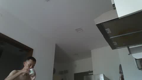 leeminhao online show from March 9, 2025, 2:29 am