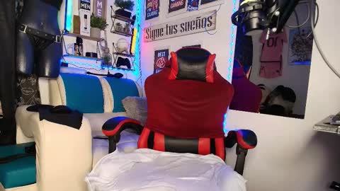 leenar_key online show from February 25, 2026, 12:48 pm