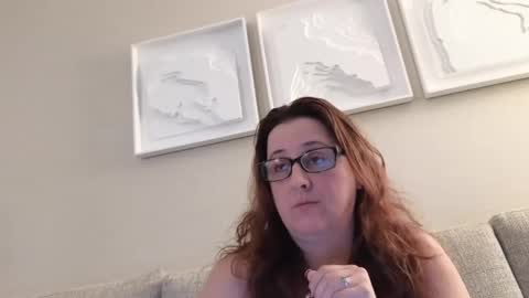 Snapshot of leesa__ chatting on October 21, 2025, 3:51 am Leesa online show from October 21, 2025, 3:51 am