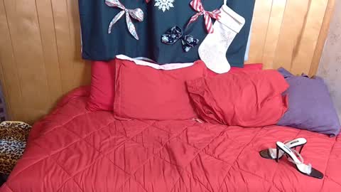 Snapshot of leesdesires chatting on December 11, 2024, 4:53 pm Leesdesires online show from December 11, 2024, 4:53 pm