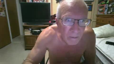 Snapshot of leezamm1132 chatting on May 8, 2026, 1:44 am leezamm1132 online show from May 8, 2026, 1:44 am