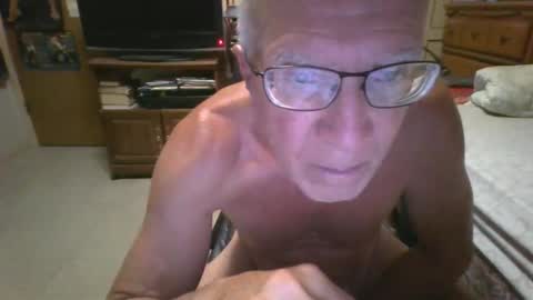 Snapshot of leezamm1132 chatting on June 4, 2026, 1:44 am leezamm1132 online show from June 4, 2026, 1:44 am