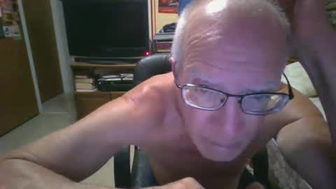 Snapshot of leezamm1132 chatting on June 6, 2026, 1:11 am leezamm1132 online show from June 6, 2026, 1:11 am