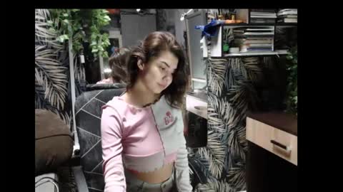 Liya online show from September 29, 2025, 1:33 am