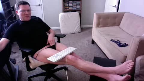 legs999 online show from April 16, 2026, 4:19 pm