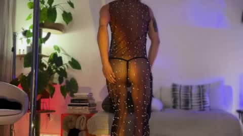 legsylegsinton online show from June 3, 2026, 9:42 pm