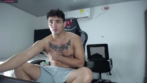  Lei  online show from December 29, 2024, 11:39 pm