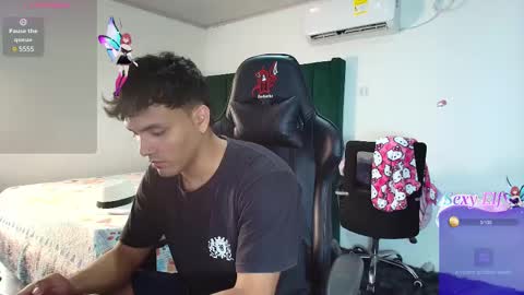  Lei  online show from February 24, 2025, 1:35 am