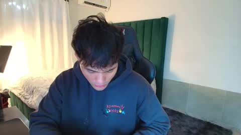  Lei  online show from December 21, 2025, 7:43 pm