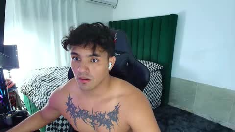 Snapshot of lei_77 chatting on February 1, 2026, 10:41 pm Lei online show from February 1, 2026, 10:41 pm