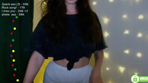 hey Im Leia and I love rock  online show from March 8, 2025, 6:16 pm